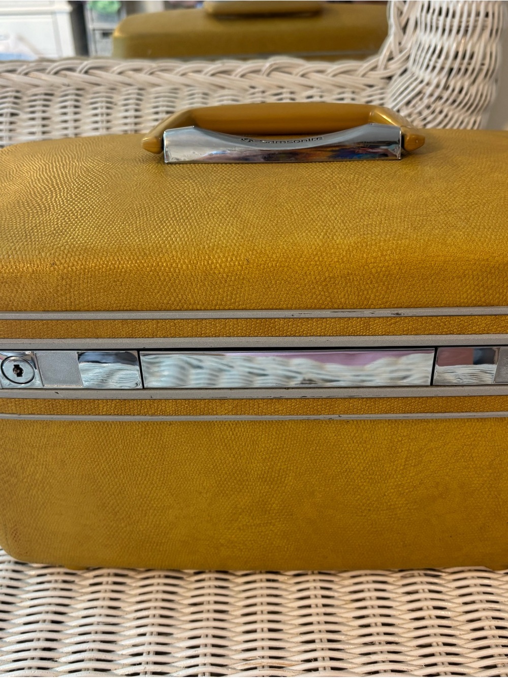 Samsonite Yellow Vintage Cosmetic Train Case with Chrome Trim